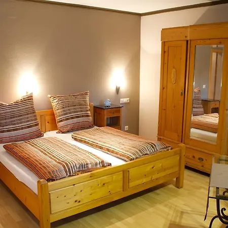 Inn Almehof Thone 3*